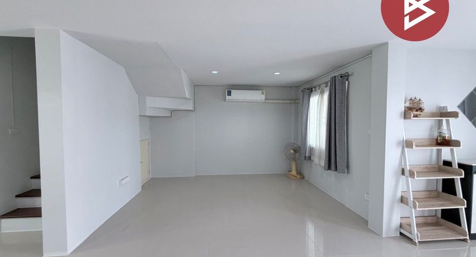 For sale 3 bedrooms townhouse in Mueang Nakhon Pathom, Nakhon Pathom