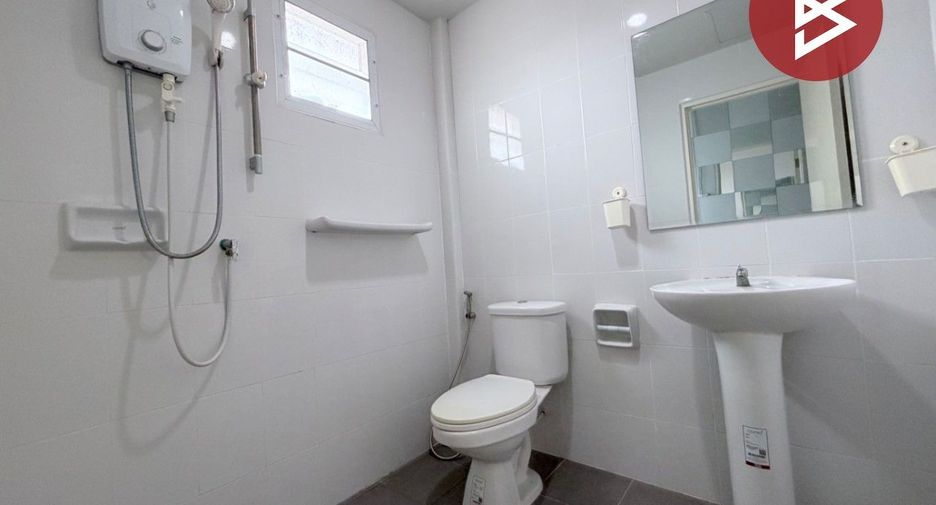 For sale 3 bedrooms townhouse in Mueang Nakhon Pathom, Nakhon Pathom