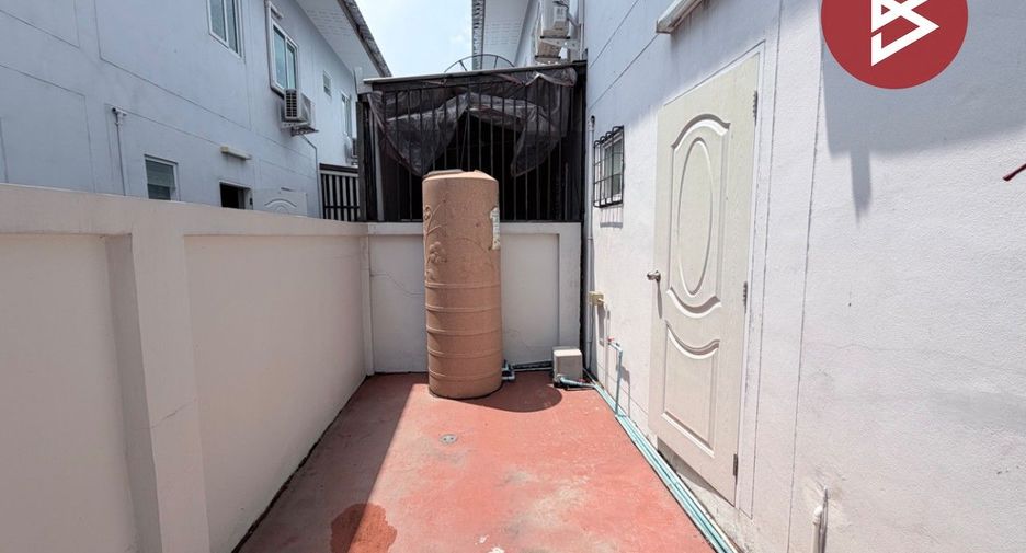 For sale 3 bedrooms townhouse in Mueang Nakhon Pathom, Nakhon Pathom