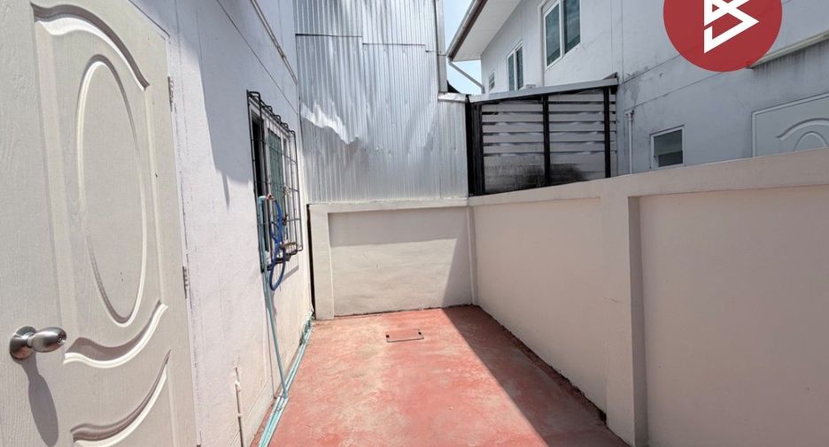 For sale 3 bedrooms townhouse in Mueang Nakhon Pathom, Nakhon Pathom