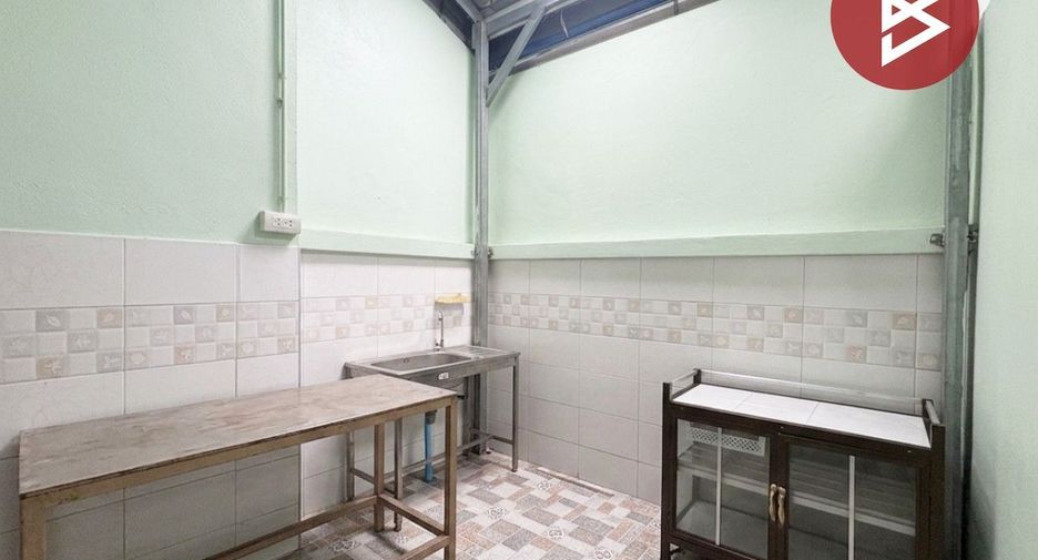 Casa adosada en venta de 2 habitaciones en Sam Khok, Pathum Thani