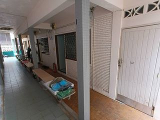 For sale 8 ベッドルーム house in Phra Khanong, Bangkok