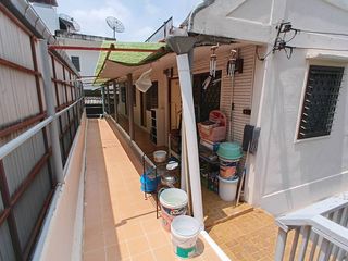 For sale 8 ベッドルーム house in Phra Khanong, Bangkok