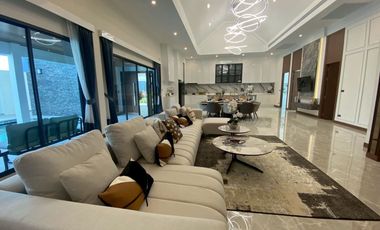 For sale 4 bedrooms villa in East Pattaya, Pattaya