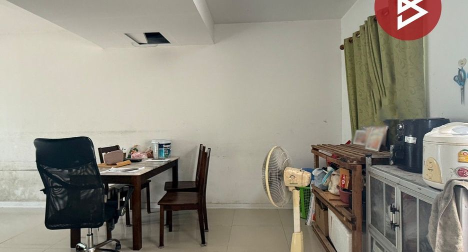 For sale 3 bedrooms townhouse in Si Racha, Chonburi