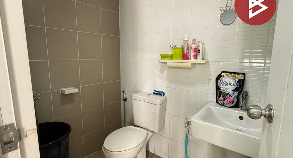 For sale 3 bedrooms townhouse in Si Racha, Chonburi
