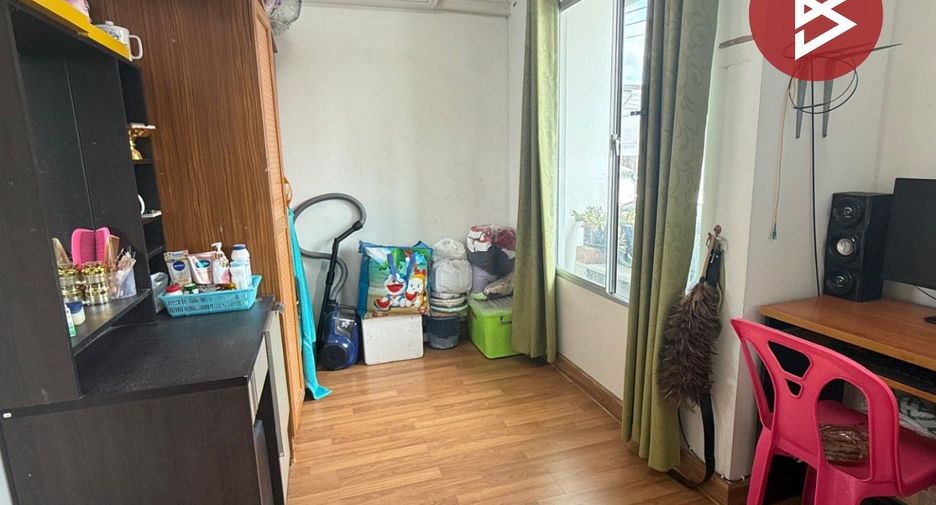 For sale 3 bedrooms townhouse in Si Racha, Chonburi