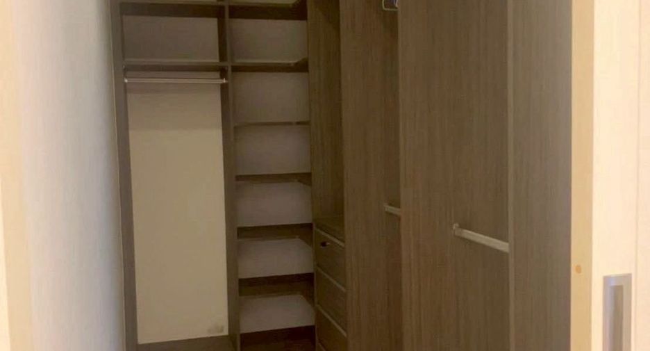For rent 2 bedrooms condo in Sathon, Bangkok