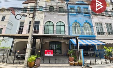 À vendre 3 chambres maison de ville à Prawet, Bangkok