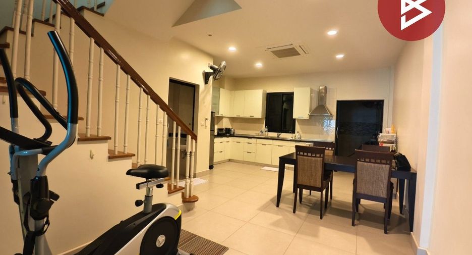 For sale 3 bedrooms townhouse in Prawet, Bangkok