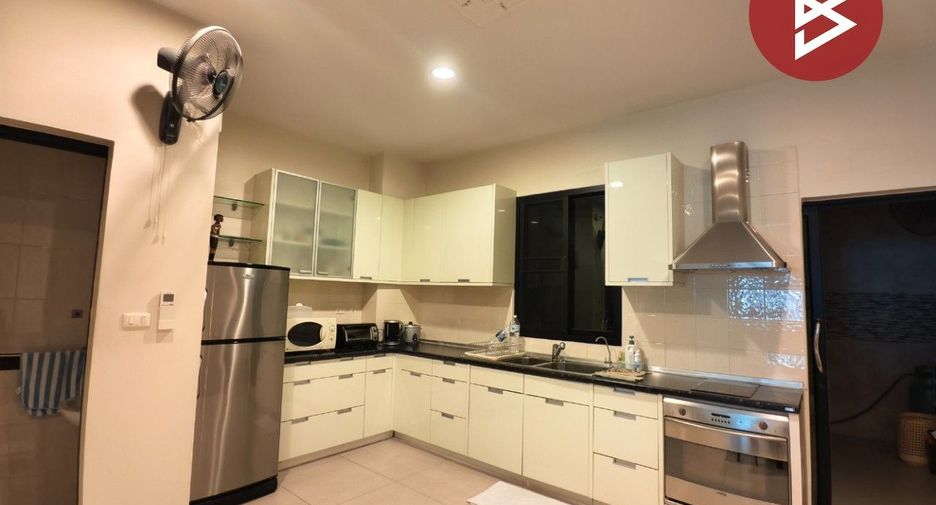 For sale 3 bedrooms townhouse in Prawet, Bangkok