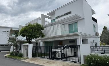 For rent 4 bedrooms house in Lat Phrao, Bangkok