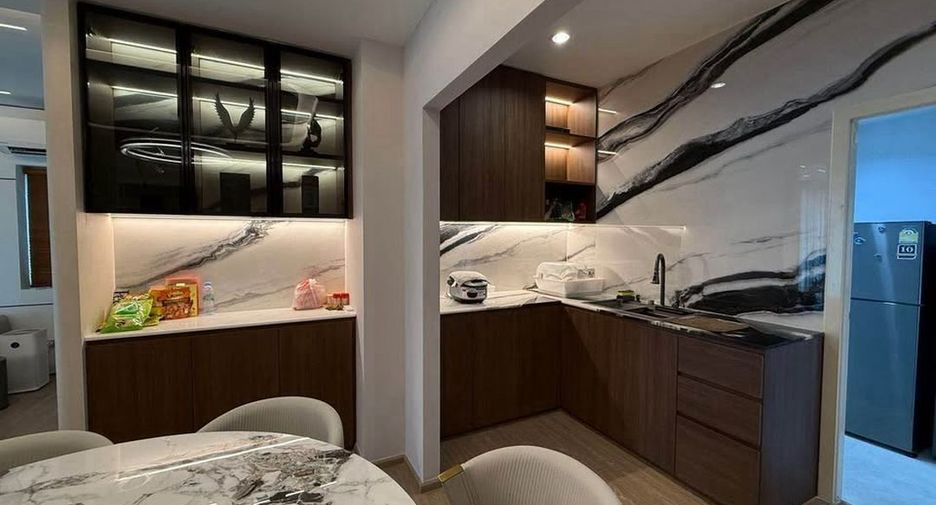 For rent 4 bedrooms house in Lat Phrao, Bangkok