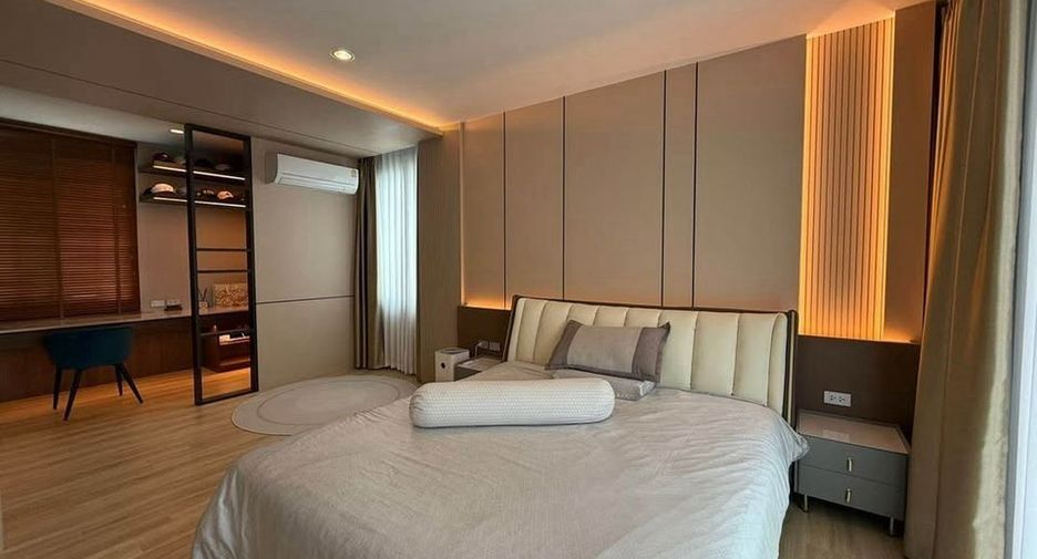 For rent 4 bedrooms house in Lat Phrao, Bangkok
