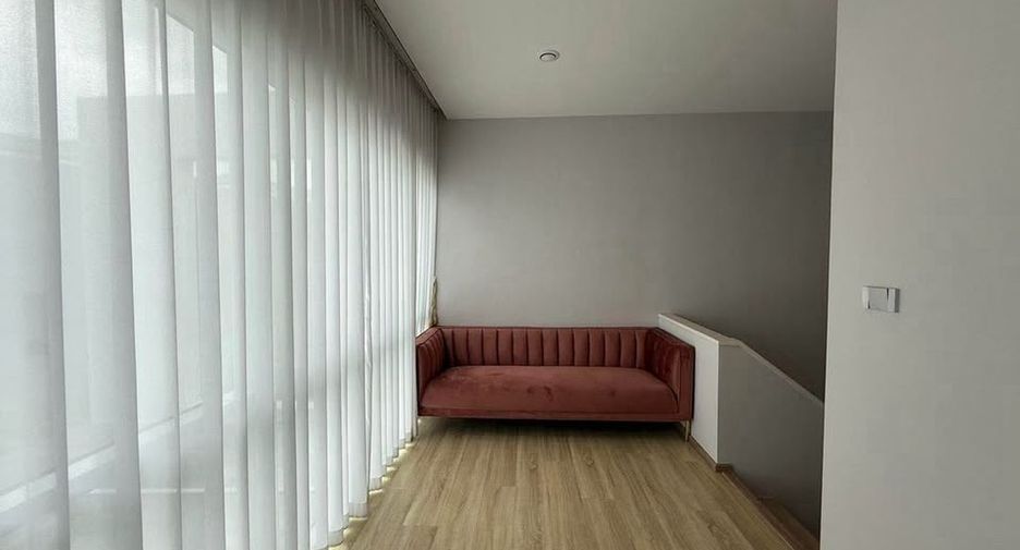 For rent 4 bedrooms house in Lat Phrao, Bangkok