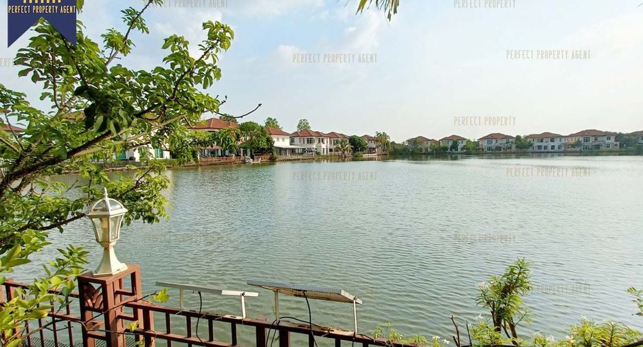 For sale 3 bedrooms house in Lat Krabang, Bangkok