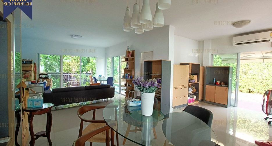 For sale 3 bedrooms house in Lat Krabang, Bangkok