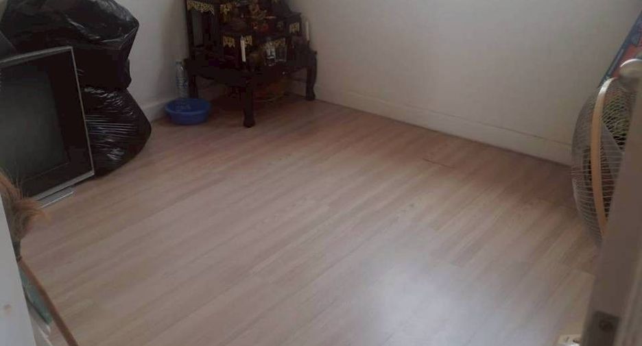 For sale 3 bedrooms townhouse in Sai Mai, Bangkok