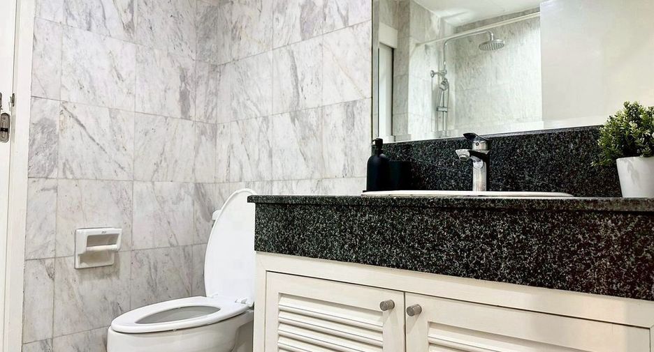 For rent 2 bedrooms condo in Mueang Phuket, Phuket