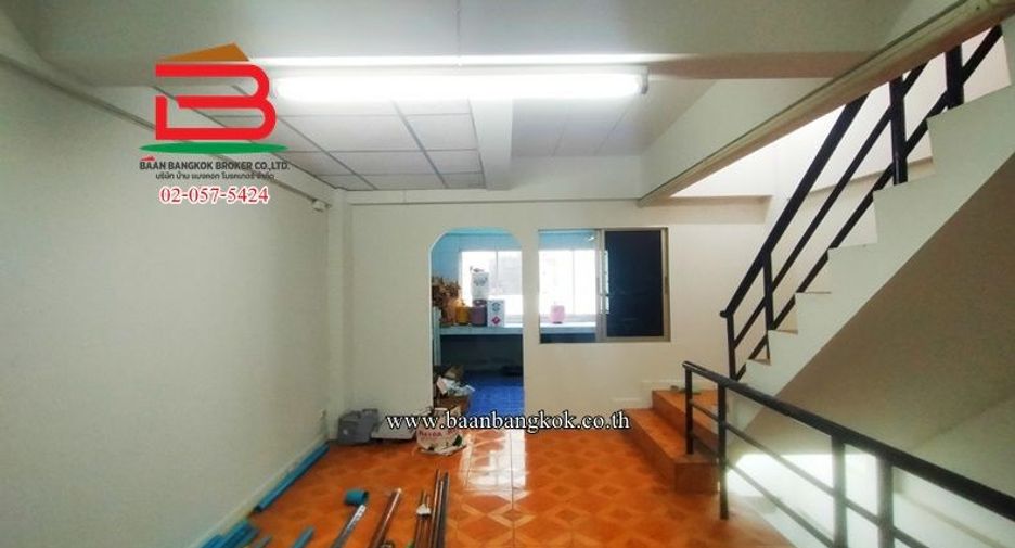 Продажа 4 спальни торговое помещение в Mueang Nonthaburi, Нонтабури