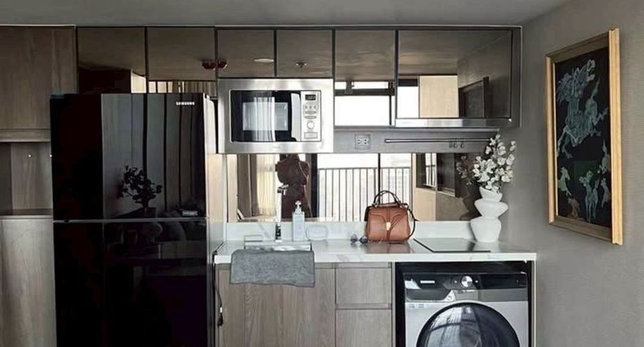 For rent 2 bedrooms condo in Watthana, Bangkok