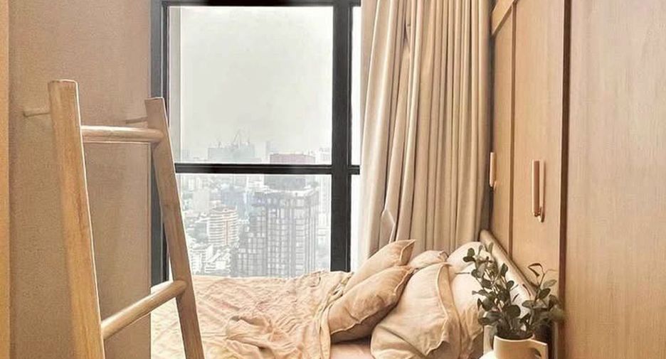 For rent 2 bedrooms condo in Watthana, Bangkok