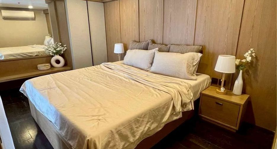 For rent 2 bedrooms condo in Watthana, Bangkok