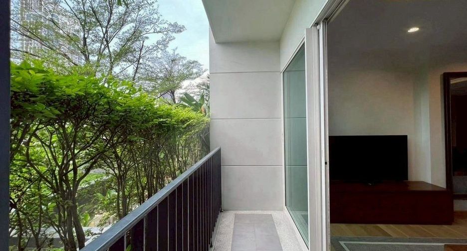 For rent 2 bedrooms condo in Khlong Toei, Bangkok