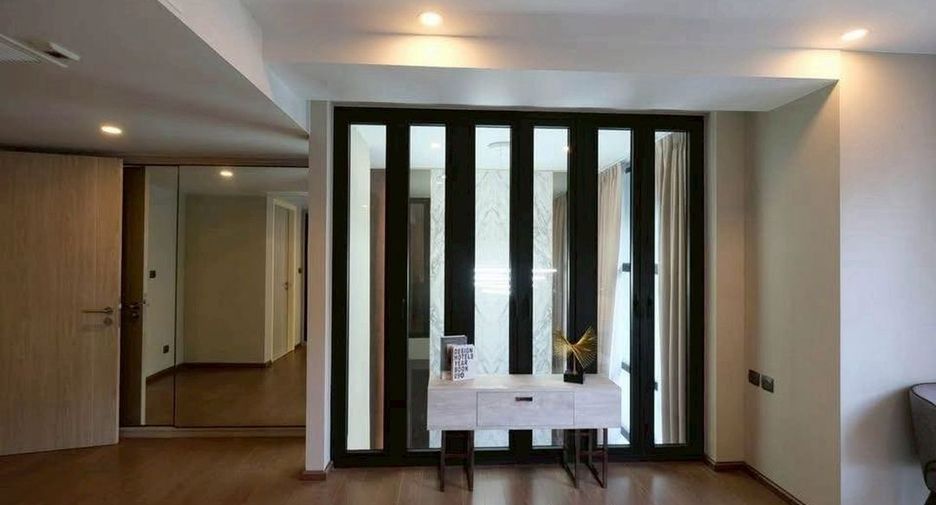 For rent and for sale 2 bedrooms condo in Pathum Wan, Bangkok