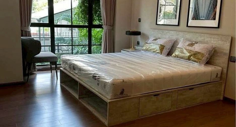 For rent and for sale 2 bedrooms condo in Pathum Wan, Bangkok