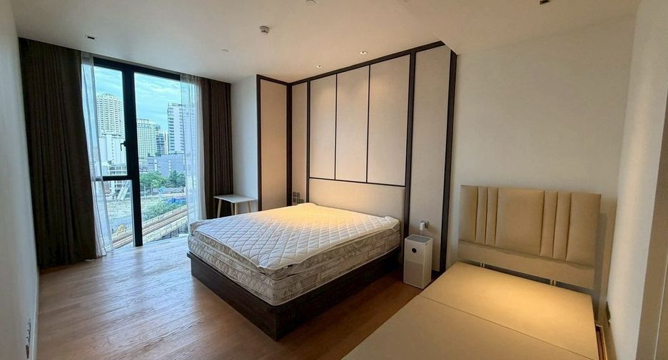 For rent 2 bedrooms condo in Khlong Toei, Bangkok
