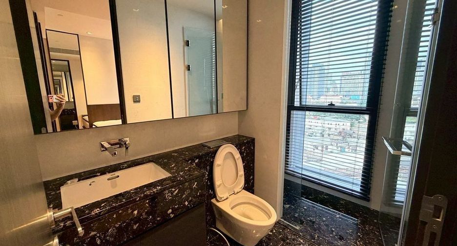 For rent 2 bedrooms condo in Khlong Toei, Bangkok