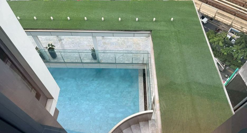 For rent 2 bedrooms condo in Khlong Toei, Bangkok