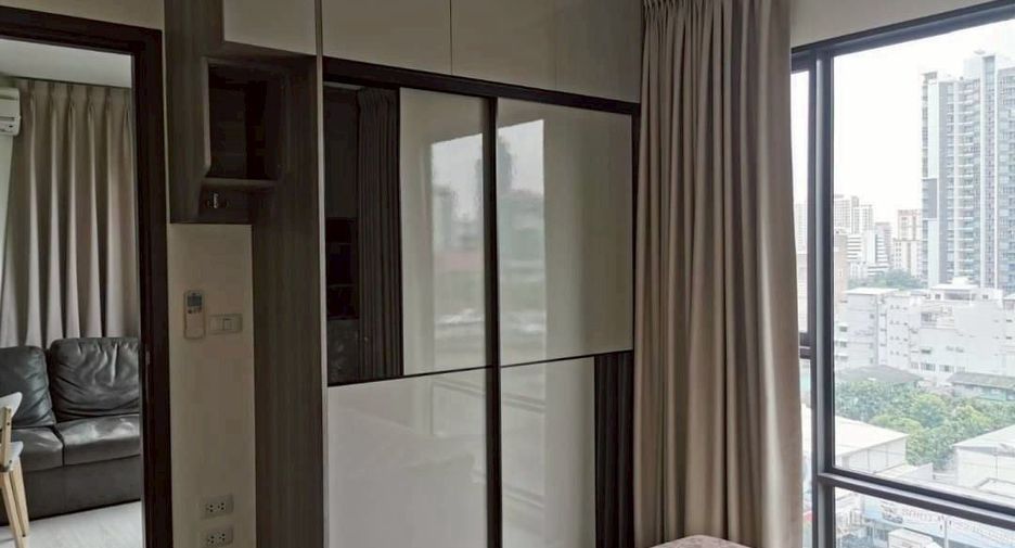 For rent and for sale 2 bedrooms condo in Huai Khwang, Bangkok