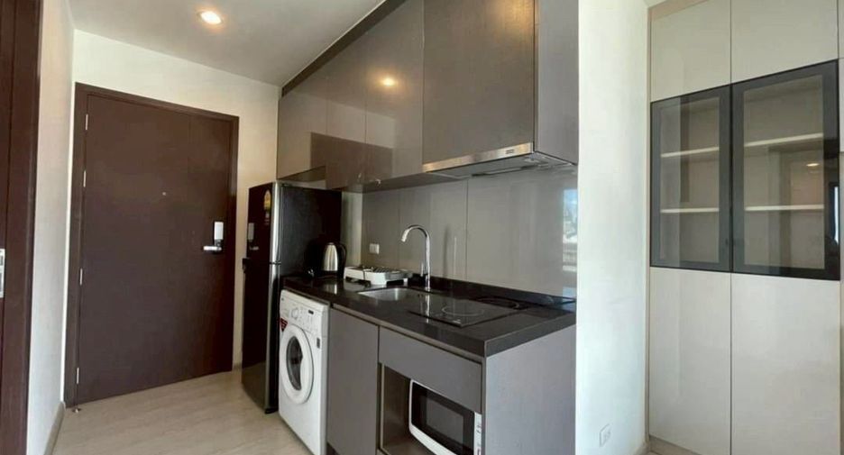 For rent and for sale 2 bedrooms condo in Huai Khwang, Bangkok