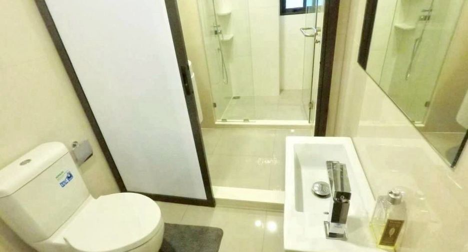 For rent and for sale 2 bedrooms condo in Huai Khwang, Bangkok