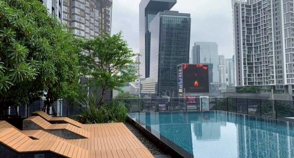 For rent and for sale 2 bedrooms condo in Huai Khwang, Bangkok