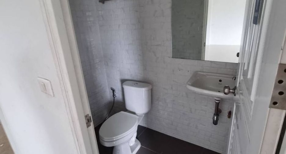 For rent 3 bedrooms warehouse in Lam Luk Ka, Pathum Thani
