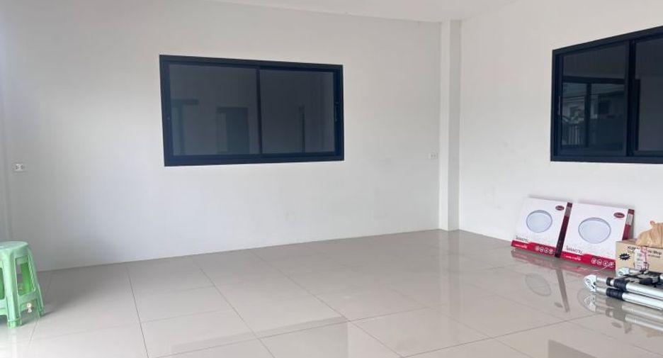For rent 3 bedrooms warehouse in Lam Luk Ka, Pathum Thani