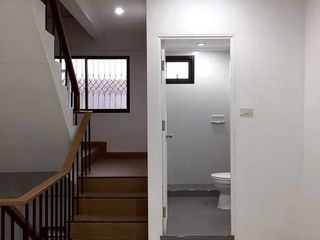 For rent 3 bedrooms retail Space in Suan Luang, Bangkok