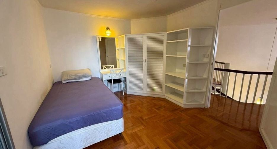 For rent 4 bedrooms condo in Watthana, Bangkok