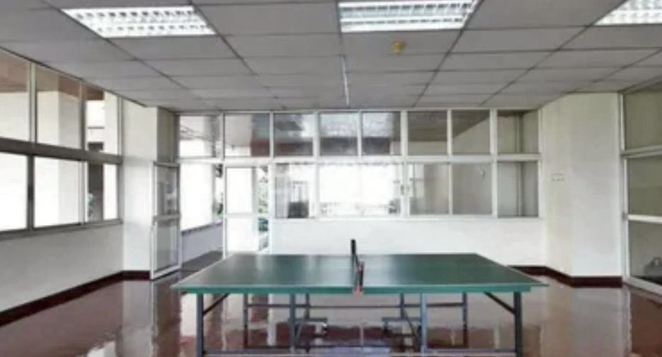 For rent 4 bedrooms condo in Watthana, Bangkok
