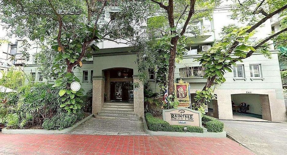 For rent 2 bedrooms condo in Watthana, Bangkok