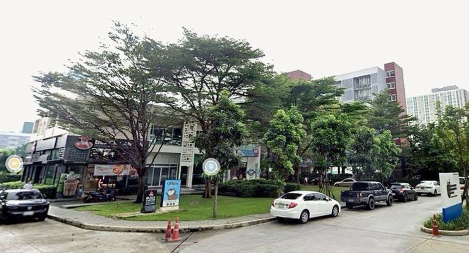 For sale 2 bedrooms condo in Huai Khwang, Bangkok