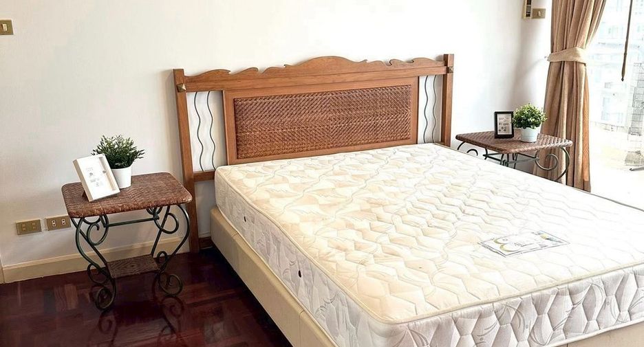 For rent and for sale 2 bedrooms condo in Watthana, Bangkok