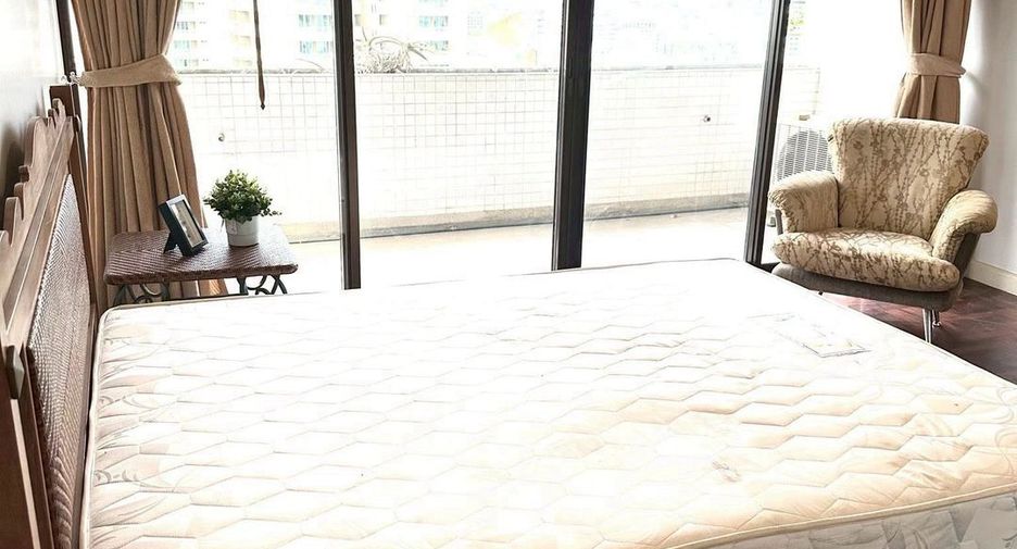 For rent and for sale 2 bedrooms condo in Watthana, Bangkok