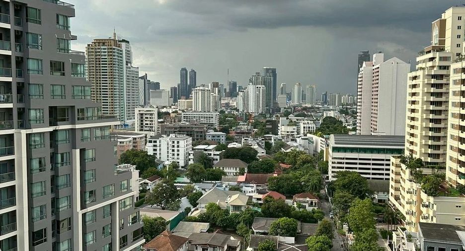 For rent and for sale 2 bedrooms condo in Watthana, Bangkok