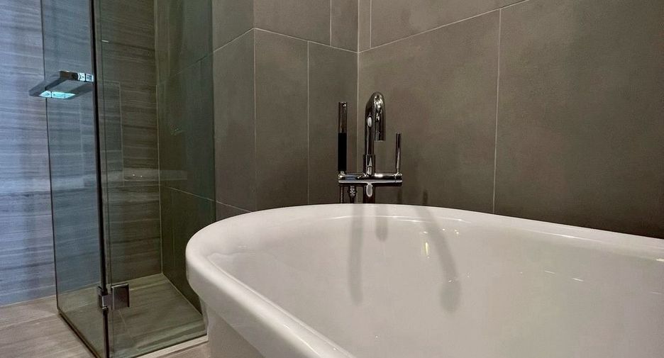 For rent 2 bedrooms condo in Sathon, Bangkok