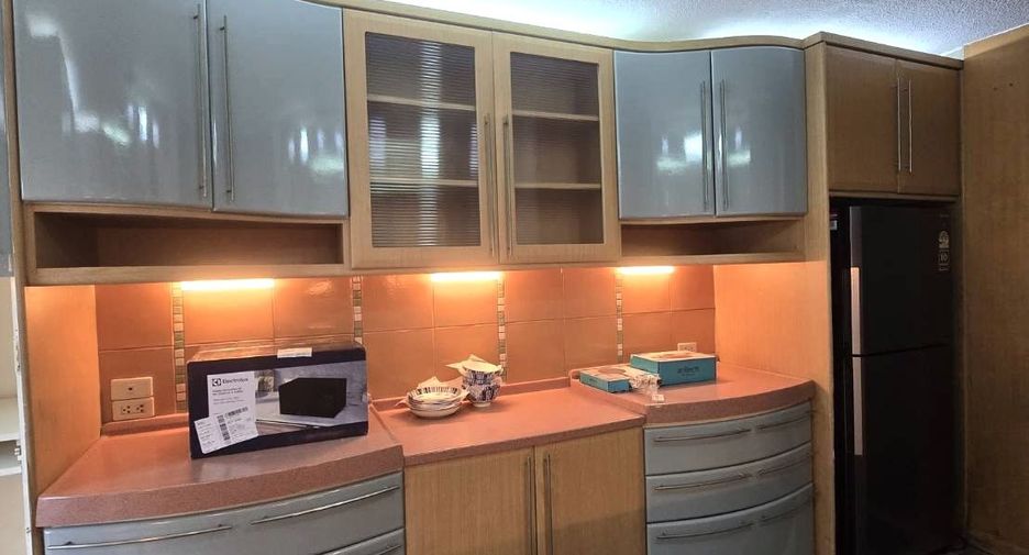 For sale 2 bedrooms condo in Pathum Wan, Bangkok