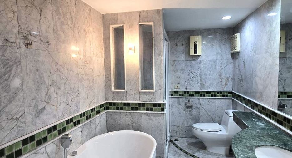 For sale 2 bedrooms condo in Pathum Wan, Bangkok